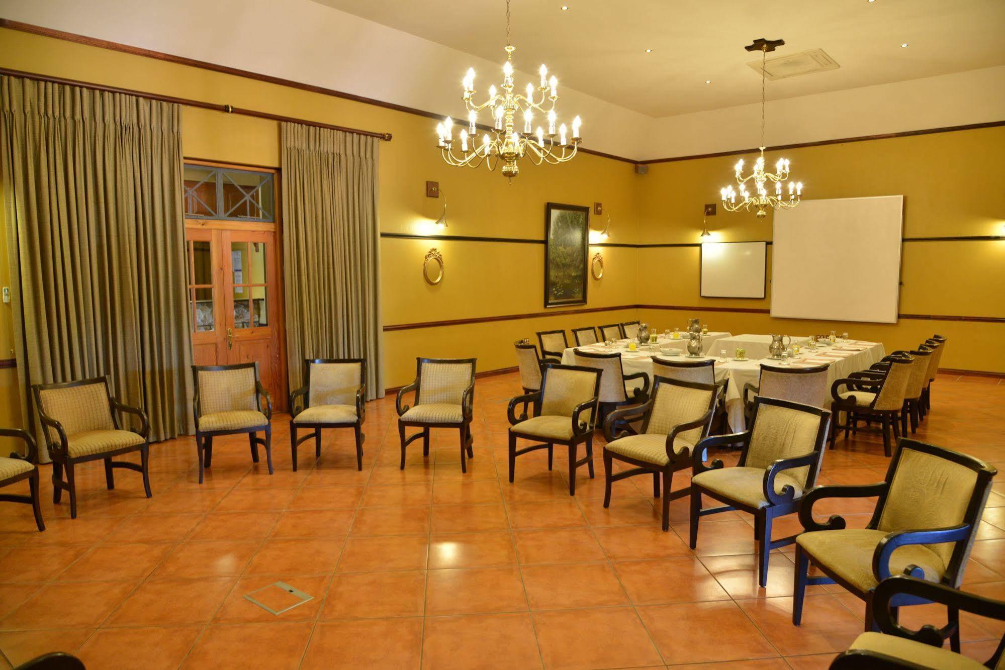 De Hoek Country Hotel Магалисбург Экстерьер фото